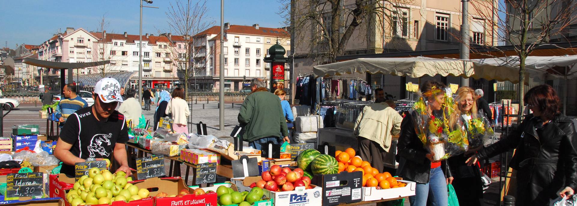 Markt Epinal - Überdachter Markt - Lokale Produkte - Lokale Produkte - Produkte der Vogesen