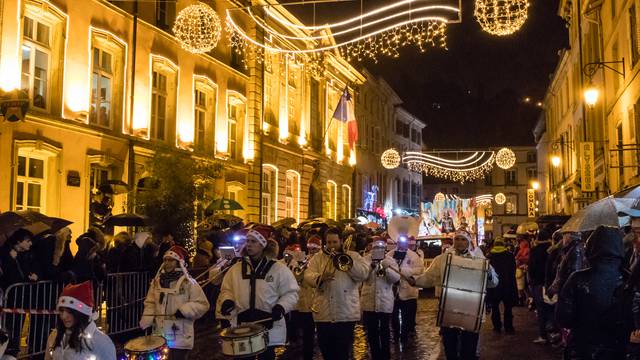 Umzug am Nikolaustag - Nikolauswagen - Sankt Nikolaus Epinal - Veranstaltungen Epinal