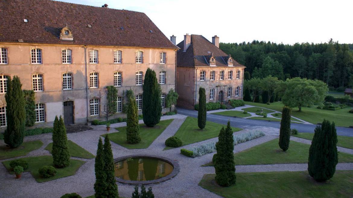Walk in the heart of an outstanding garden